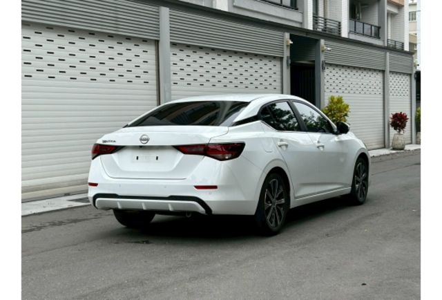 原廠保固中｜LED頭尾燈｜無線CarPlay｜環景  第2張相片