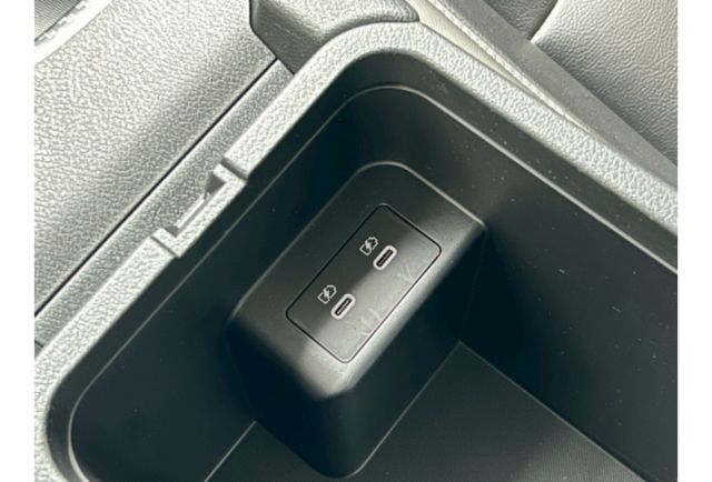 原廠保固中｜LED頭尾燈｜無線CarPlay｜環景  第14張相片