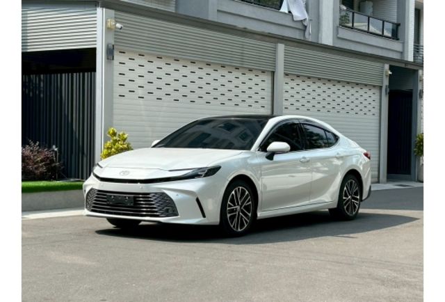 無線充電板/CarPlay｜方向盤電動調整｜數位儀表｜LED頭尾燈｜盲點｜I-key  第2張相片