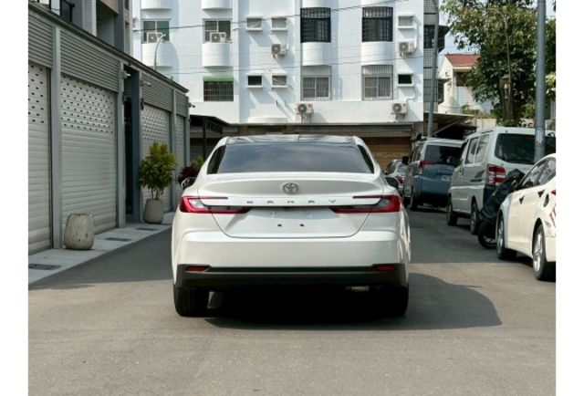 無線充電板/CarPlay｜方向盤電動調整｜數位儀表｜LED頭尾燈｜盲點｜I-key  第4張相片