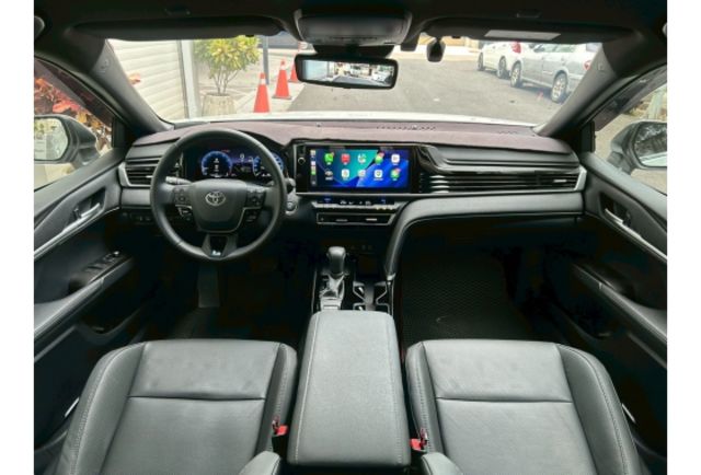 無線充電板/CarPlay｜方向盤電動調整｜數位儀表｜LED頭尾燈｜盲點｜I-key  第7張相片