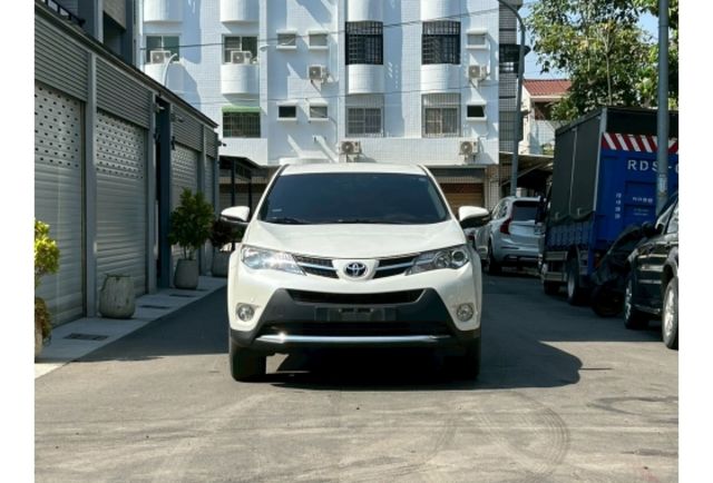 i-key｜駕駛電動座椅｜定速｜衛星導航  第3張相片