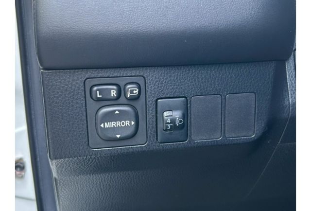 i-key｜駕駛電動座椅｜定速｜衛星導航  第12張相片