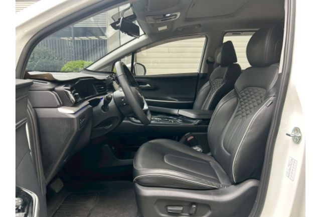 七人座｜雙天窗｜前後電動通風加熱椅｜雙側電滑門｜環景｜盲點｜無線充電版｜CarPlay  第5張相片