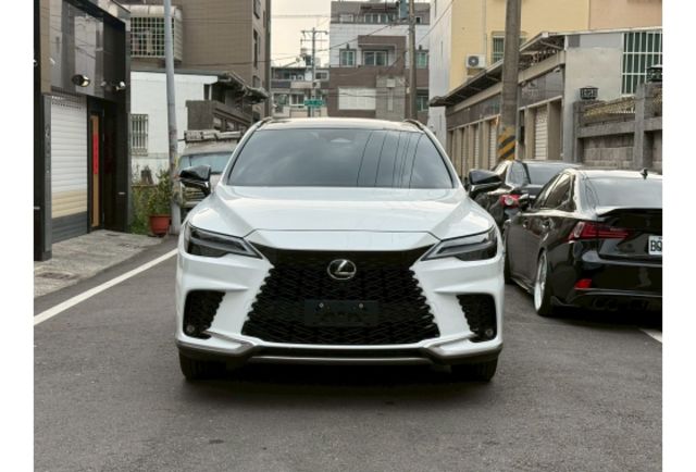 4WD｜Mark Levinson音響｜電動側踏板｜全景天窗｜環景｜盲點｜無線CarPlay/充電版  第2張相片