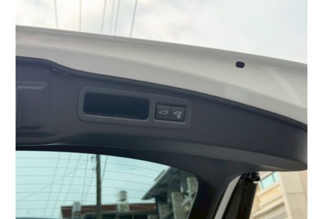 4WD｜Mark Levinson音響｜電動側踏板｜全景天窗｜環景｜盲點｜無線CarPlay/充電版  第6張相片