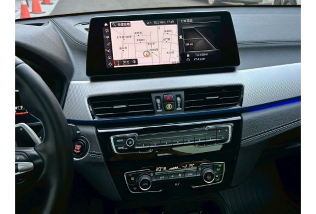 M版外觀套件｜CarPlay｜全景天窗 ｜I-KEY｜摸門  第10張相片