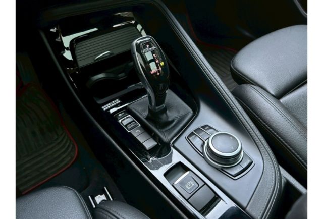 M版外觀套件｜CarPlay｜全景天窗 ｜I-KEY｜摸門  第12張相片