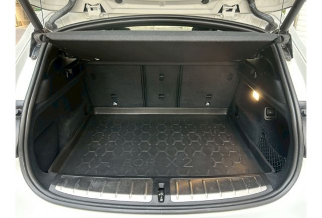 M版外觀套件｜CarPlay｜全景天窗 ｜I-KEY｜摸門  第16張相片