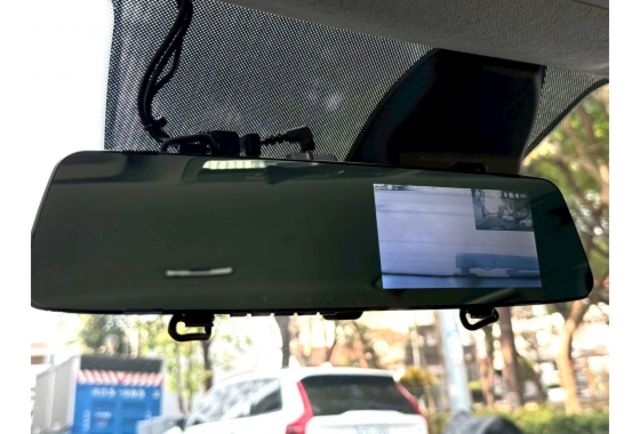 雙色車身外觀套件｜車頂行李架｜CARPLAY｜無線充電版｜盲點｜I-KEY  第14張相片