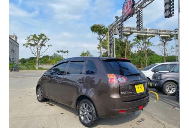 2013 Colt plus 跑少省油好車  第3張相片
