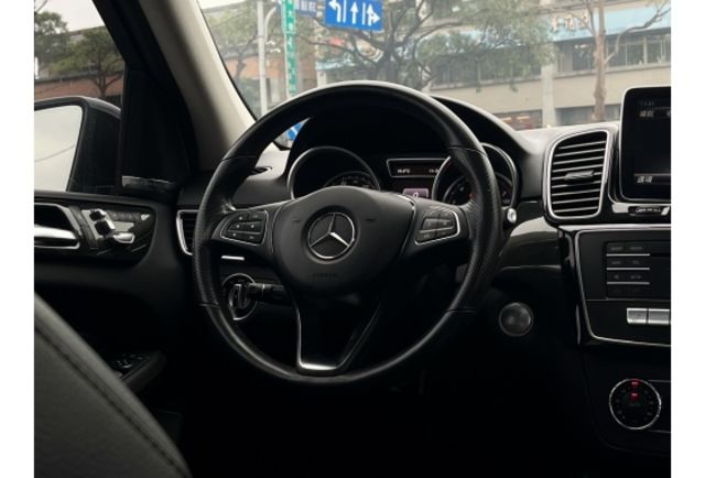 2015 GLE350 只跑10萬 只要118萬  第19張相片