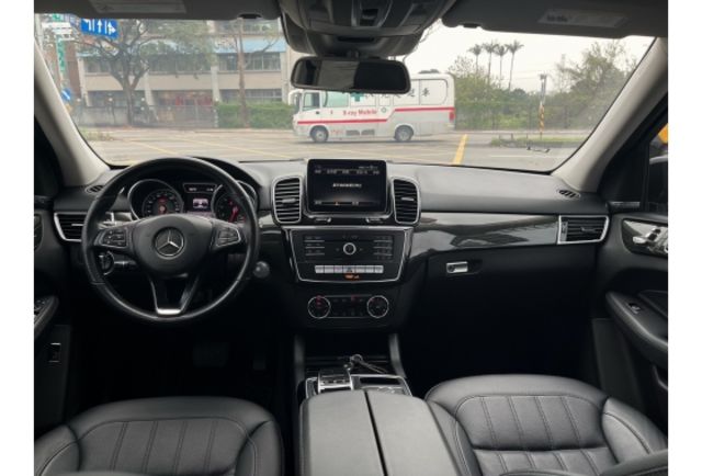 2015 GLE350 只跑10萬 只要118萬  第26張相片