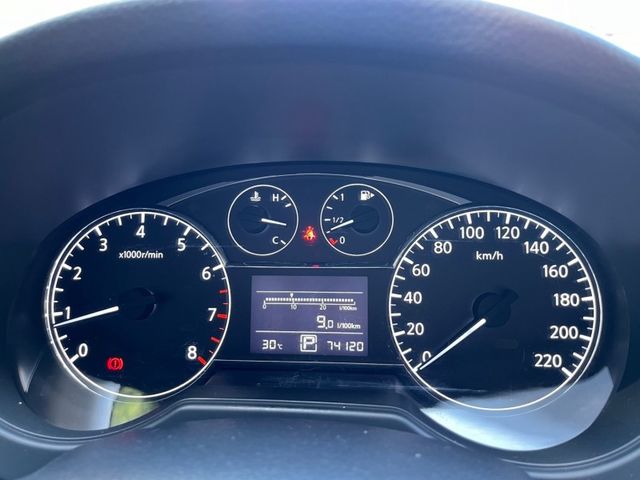 Nissan Tiida  第5張相片