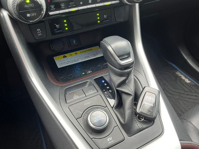 Toyota RAV4  第12張相片