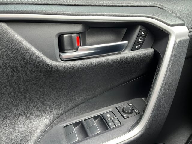 Toyota RAV4  第14張相片