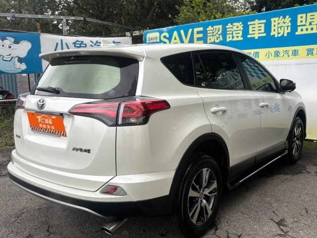 2017 RAV4 尊爵版 原廠保養 360環景 定速 盲點 跟車  第13張相片