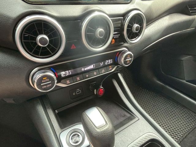 Nissan Sentra  第9張相片