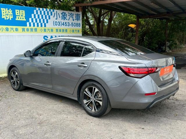 Nissan Sentra  第15張相片