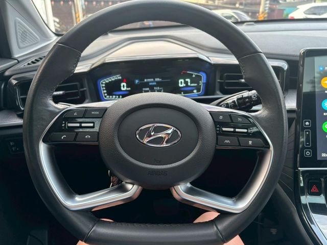 Hyundai Custin  第9張相片