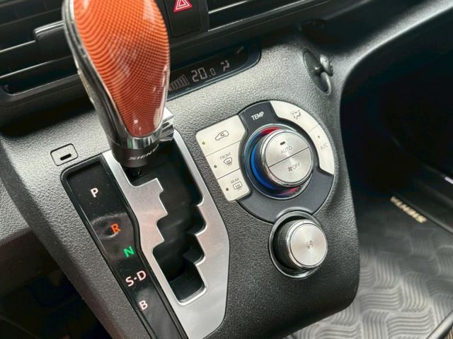 豪華 七人座 電動側滑門  倒車顯影  第11張相片