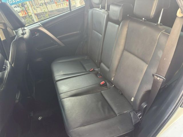 Toyota RAV4  第10張相片