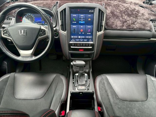 Luxgen U6 Turbo  第8張相片