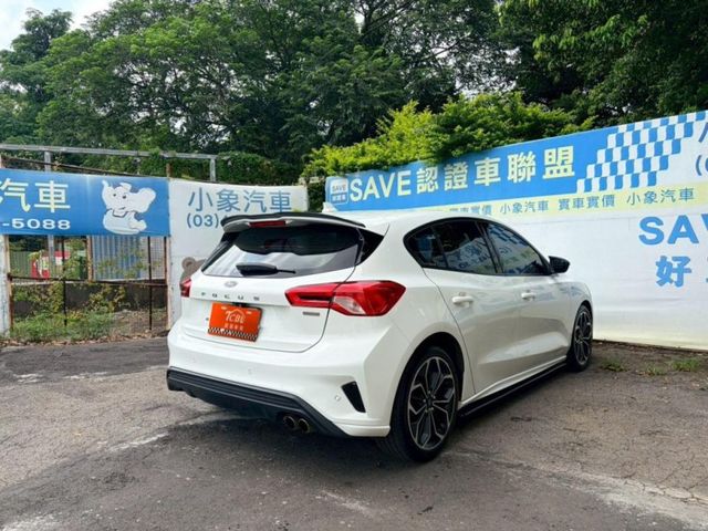 ST-LINE 一手車原廠保養跑8萬多  第1張相片
