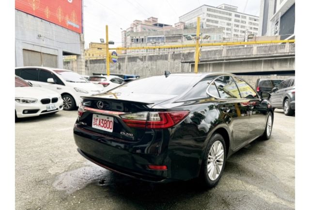 Lexus ES200  第6張相片