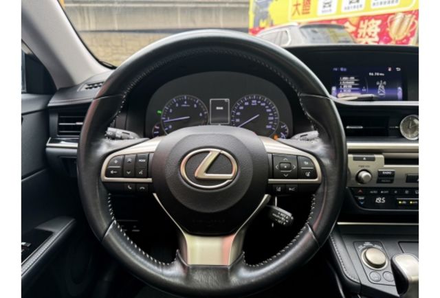 Lexus ES200  第10張相片