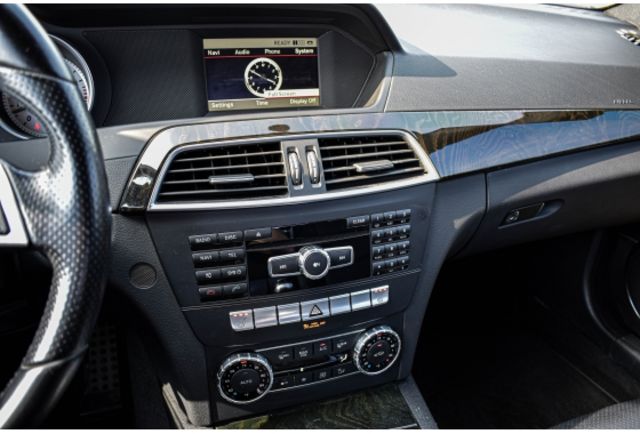 100%實車實價 2013 C250 w204 維修工單齊全 自用美車細心呵護中  第12張相片