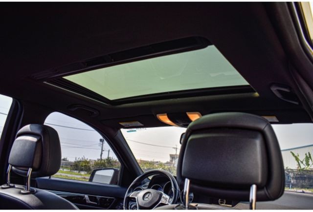 100%實車實價 2013 C250 w204 維修工單齊全 自用美車細心呵護中  第15張相片