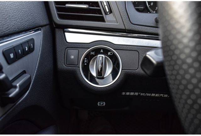 雙門轎跑 質感黑內裝 2+2 四人座 總代理 C207 E350 Coupe  第20張相片