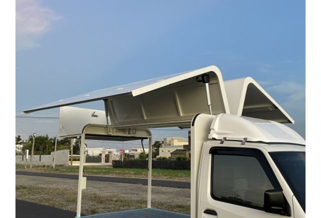 只跑3萬2｜電動鷗翼｜蒂芬妮藍｜合法驗車｜三面能上掀當招牌｜行動餐車 歐翼餐車  第7張相片