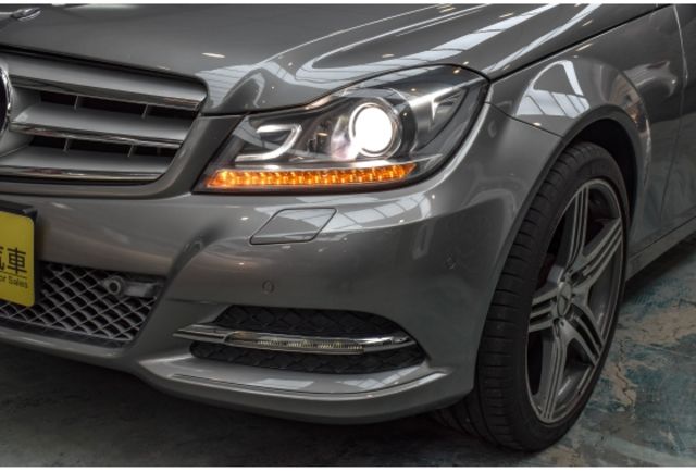 稀有旅行車 Estate S204 C220d 里程跑少 全車原鈑件 車況漂亮  第11張相片