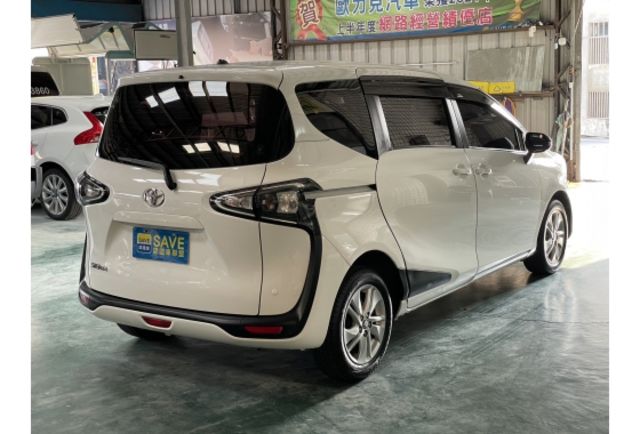 很划算.年份新.保固中｜實車實價38萬8｜Sienta 雙滑門｜免鑰｜感應頭燈  第2張相片