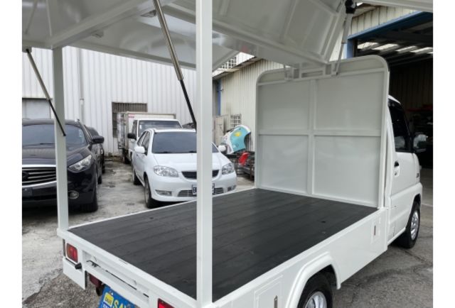 自排 行動餐車 鷗翼餐車 全新電動鷗翼 只跑6萬5 可全額貸款 外觀可客製塗裝  第8張相片