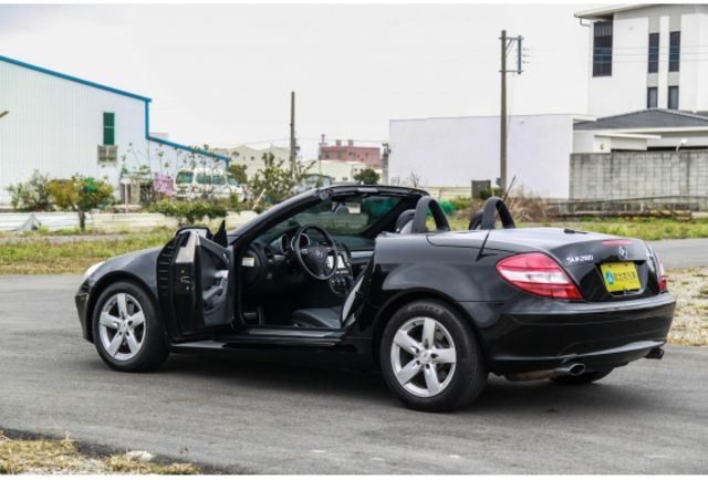 敞篷上空 雙座跑車 R171 SLK280 V6/3.0 全車原鈑件 完整無待修  第7張相片