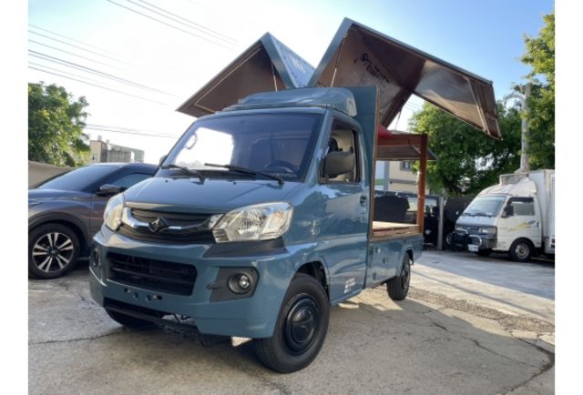 鷗翼餐車 行動餐車 木工裝潢｜低里程只跑3萬9｜鹿港歐力克餐車專賣店  第1張相片