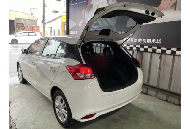 100%實車實價｜yaris 大鴨 售32萬5｜漂亮認證車｜保固兩年或五萬公里  第5張相片
