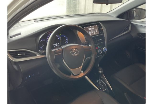 100%實車實價｜yaris 大鴨 售32萬5｜漂亮認證車｜保固兩年或五萬公里  第8張相片