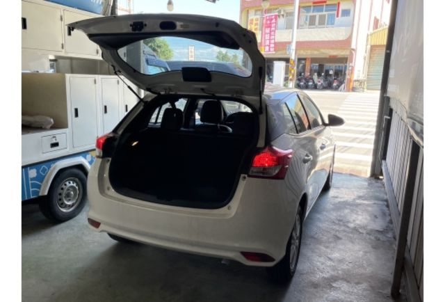 100%實車實價｜yaris 大鴨 售32萬5｜漂亮認證車｜保固兩年或五萬公里  第13張相片
