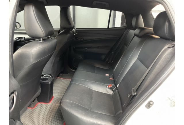 100%實車實價 yaris 售30萬5｜安心認證車｜保固兩年或五萬公里  第7張相片