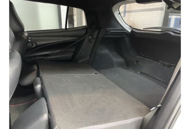 100%實車實價 yaris 售30萬5｜安心認證車｜保固兩年或五萬公里  第8張相片