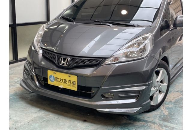 實車實價/安心鑑賞/認證車｜最頂級｜小改款 Fit 2.5代｜全新空力套件+尾翼  第2張相片