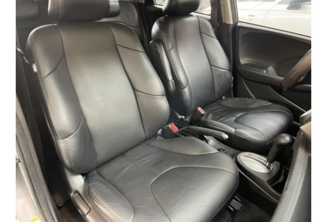 實車實價/安心鑑賞/認證車｜最頂級｜小改款 Fit 2.5代｜全新空力套件+尾翼  第9張相片