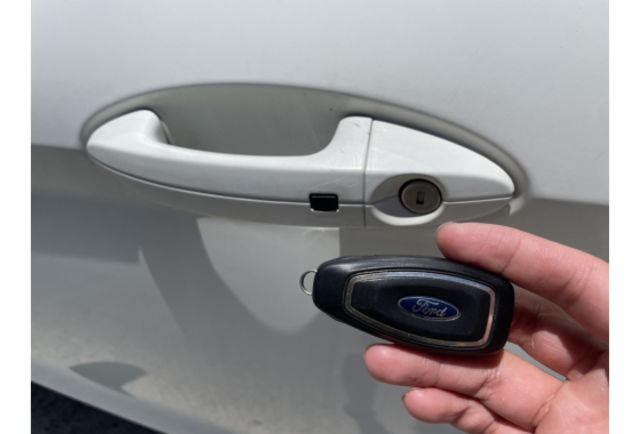 Ford FIESTA  第4張相片