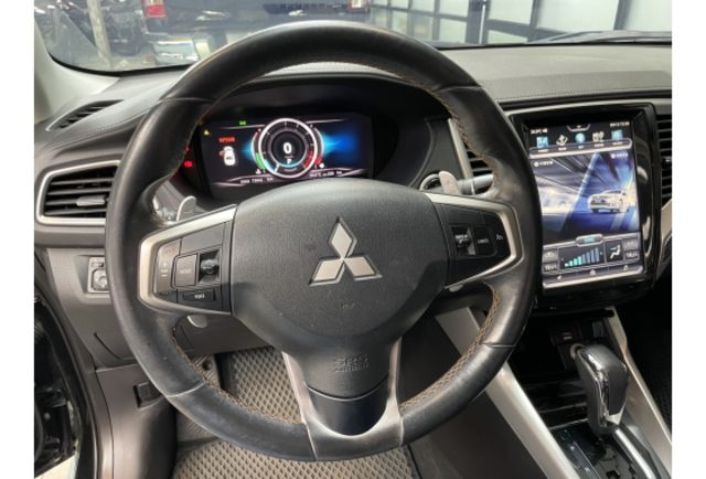 跑7萬3｜原廠保養｜天窗｜選配大屏幕｜數位儀表｜LED燈｜盲點｜8安｜免鑰｜撥片  第7張相片