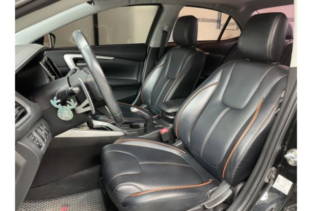 跑7萬3｜原廠保養｜天窗｜選配大屏幕｜數位儀表｜LED燈｜盲點｜8安｜免鑰｜撥片  第9張相片