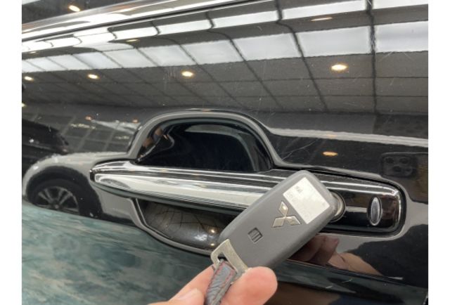 跑7萬3｜原廠保養｜天窗｜選配大屏幕｜數位儀表｜LED燈｜盲點｜8安｜免鑰｜撥片  第15張相片